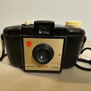 Kodak Brownie Cresta - working 1950s 1960s vintage camera classic iconic family